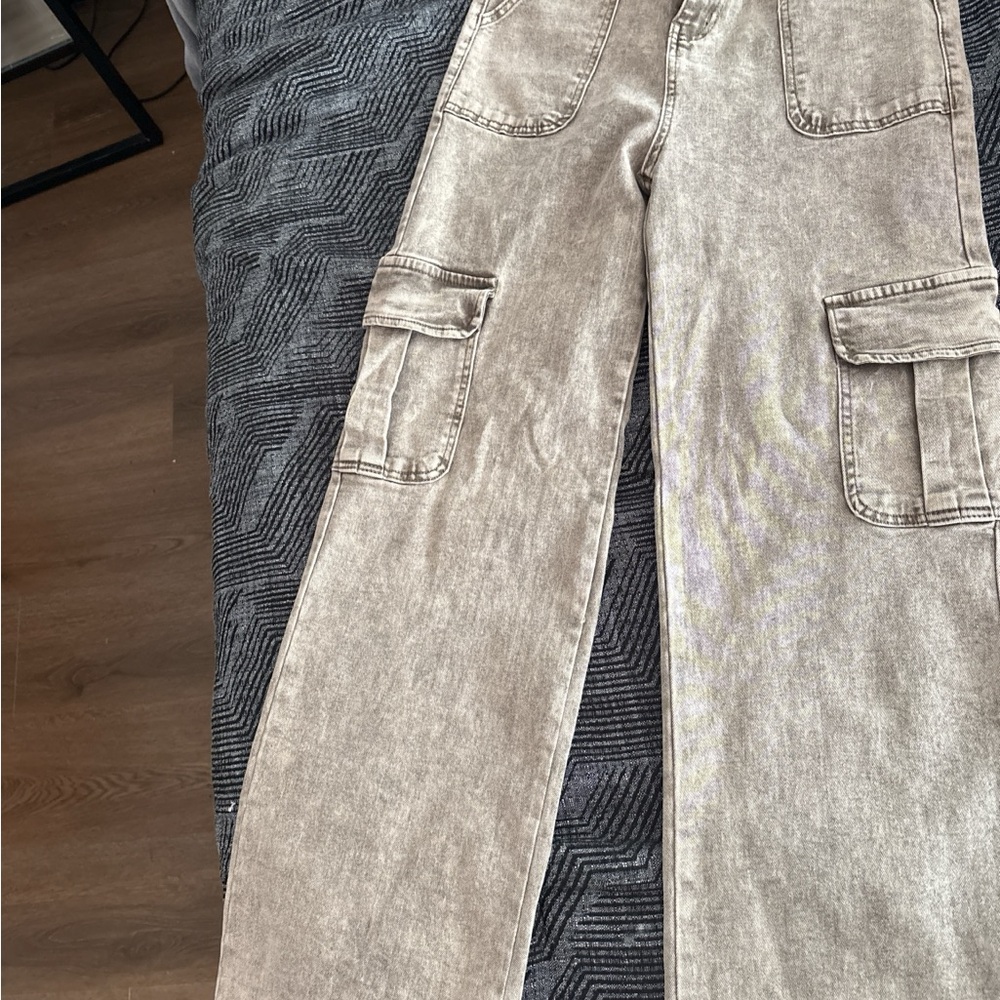 Stylish Wide Leg Cargo Pants - Beige